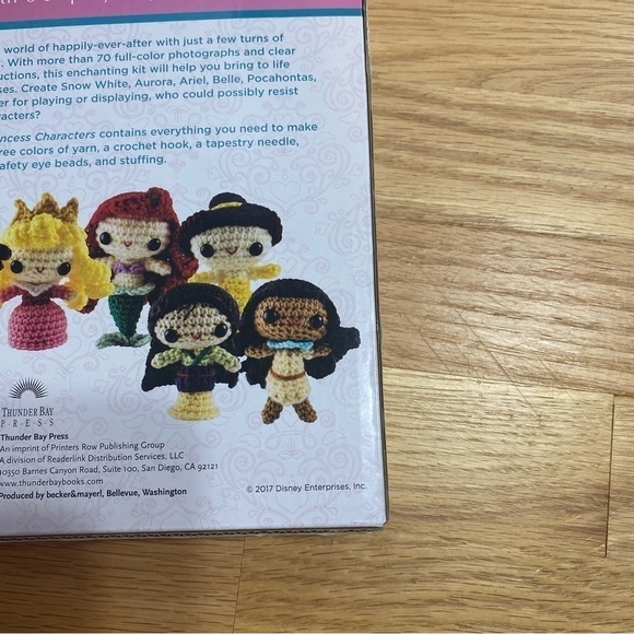 Disney Princess Crochet Book Kit NEW Craft Yarn Bell Beauty and the Beast - Picture 3 of 4